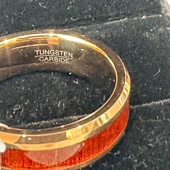 NWT Rose-Gold Tungsten Band with Hawaiian Koa Wood Inlay – Men’s Ring Size 12.5